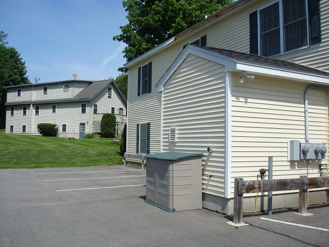 9 Schoolhouse Lane exterior